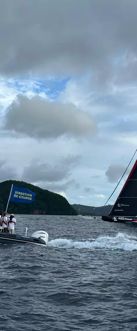 Arrivée de l'IMOCA Association Petits Princes - Quéguiner